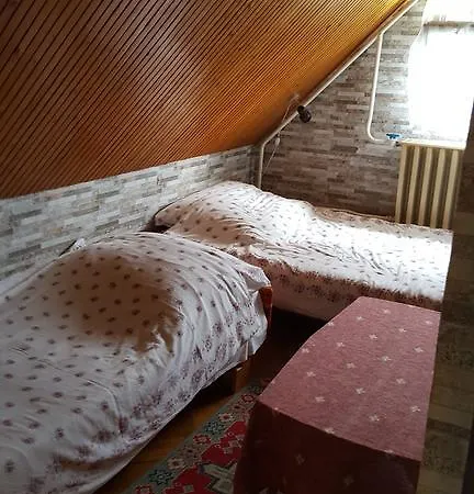 Ibolyahaz فندق